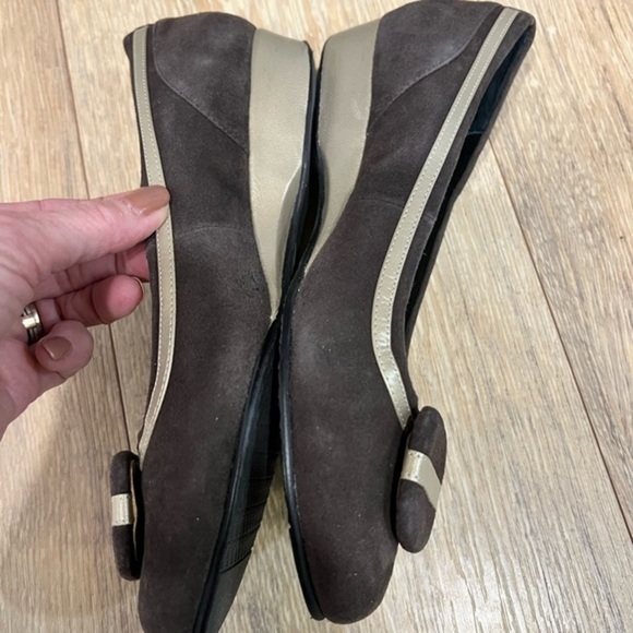 Ross Hommerson Dusty Brown and Beige Round Toe Shoes with Oval Top. - Picture 3 of 8